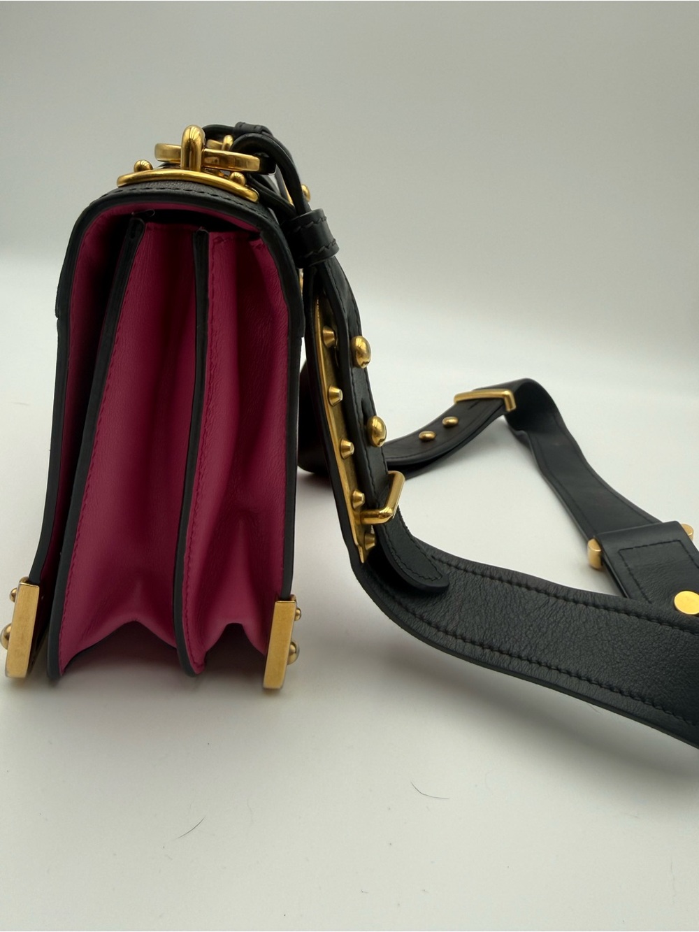 Prada Pink and Black Cahier with gold hardware - Picture 4 of 14